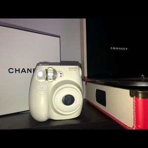 Polaroid Camera missing lens cap